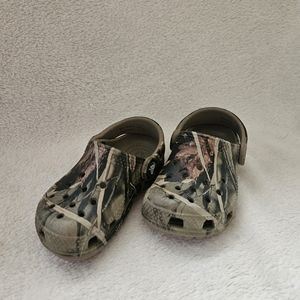 Baby/Toddler Realtree Camo Crocs size 7